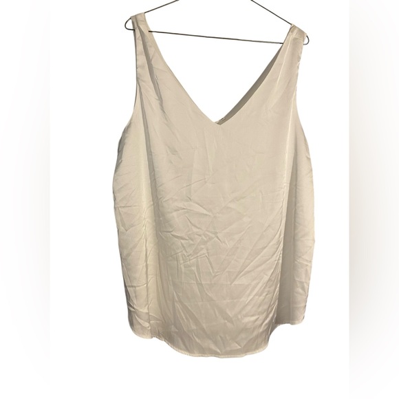 Tops - Women's V-Neck Sleeveless Top